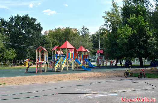 детская игровая площадка в парке