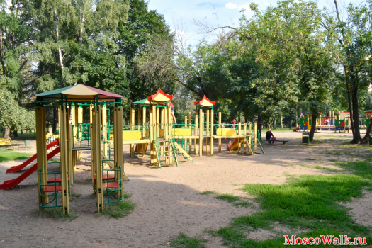 Детские площадки в парке Дружбы
