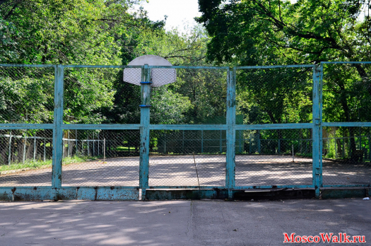 теннисный корт в парке Лефортово