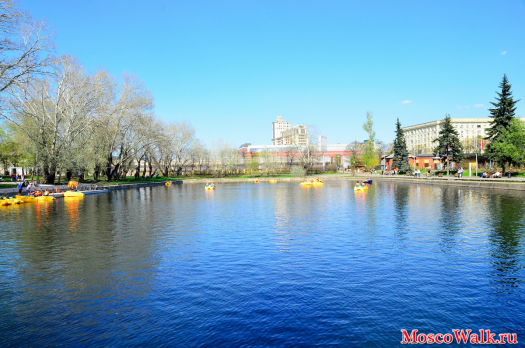 Пионерский пруд в парке Горького
