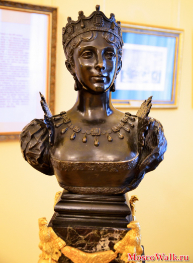 статуя Жозефина Богарне