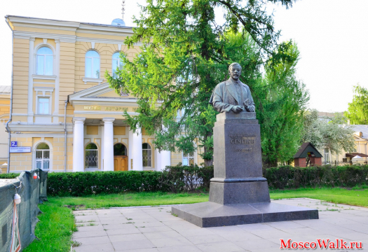 памятник Ивану Михайловичу Сеченову