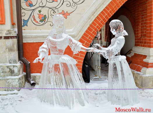 ледяные фигуры около Храма Василия Блаженного