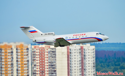 самолет ЯК-40 (RA-88200)