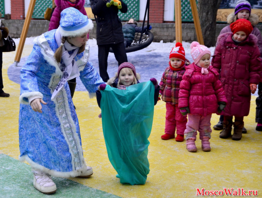 детские игры с дедом морозом в саду Эрмитаж