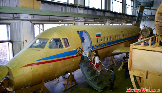 макет самолета ТУ-324