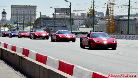 Гала-парад автомобилей Ferrari