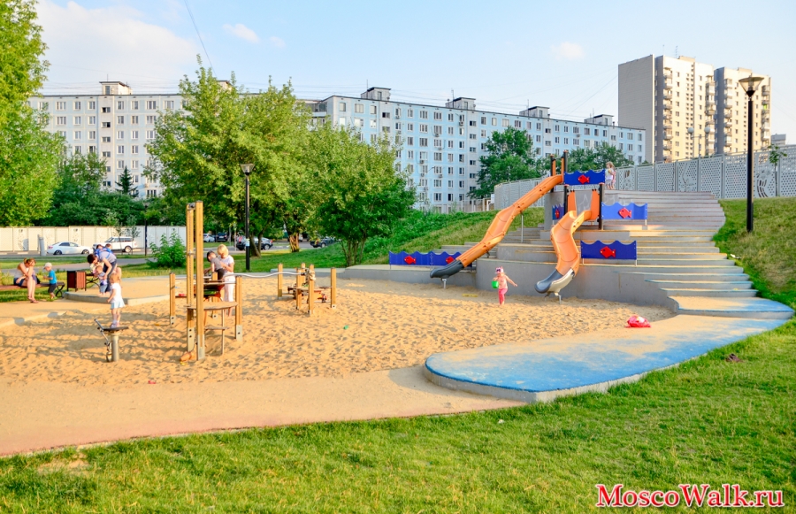 детская площадка в Парк 70-летия Победы