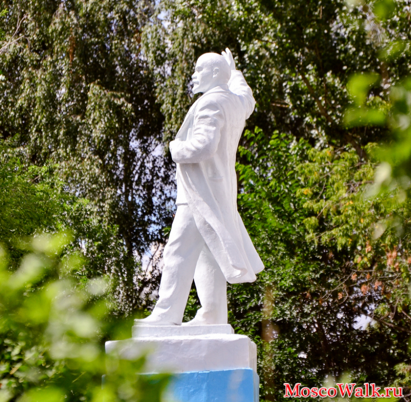 Дзержинский памятник Ленину