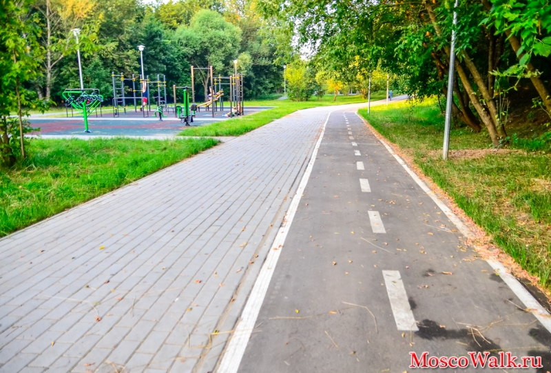 прогулка на велосипеде в парке реки Городня