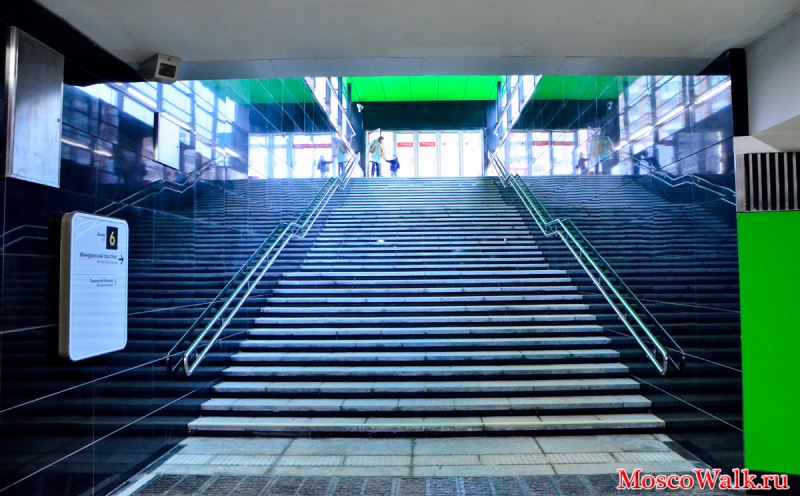 Лестницы на станции Раменки