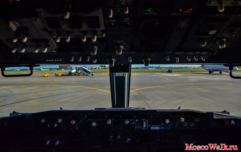 кабина пилотов Boeing 737