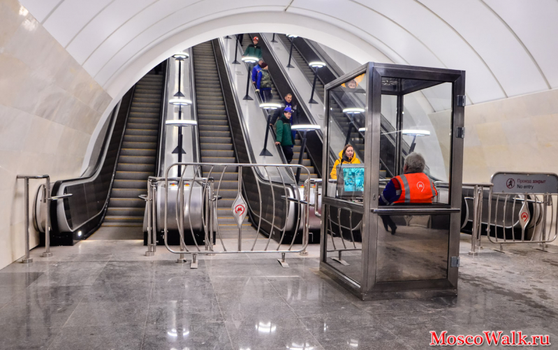 Эскалаторы на станции Савёловская