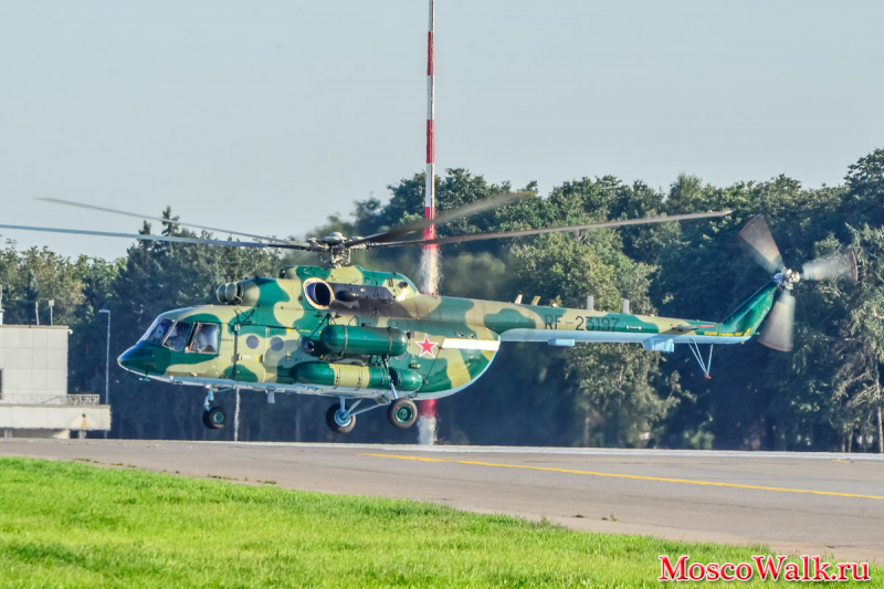 военный вертолет во Внуково