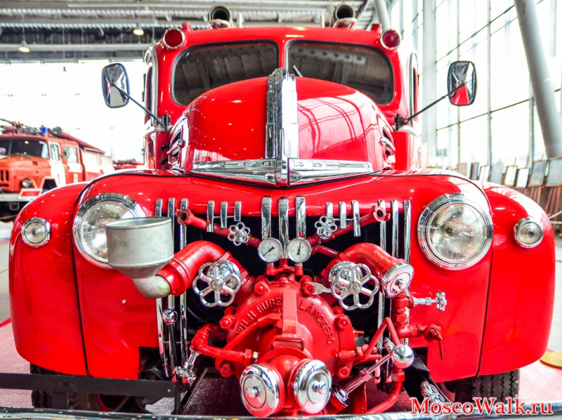выставка пожарных автомобилей в Сокольниках