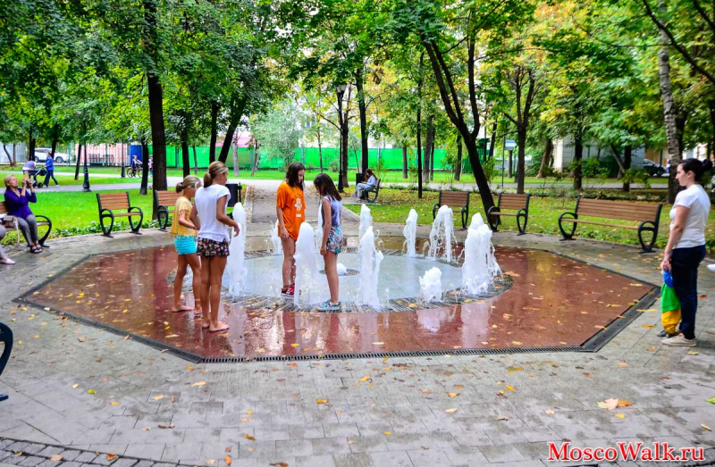 Новослободский парк фонтан