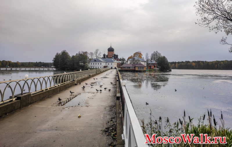 мост к Введенский островной монастырь