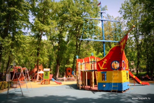 Детская площадка в Бабушкинском парке