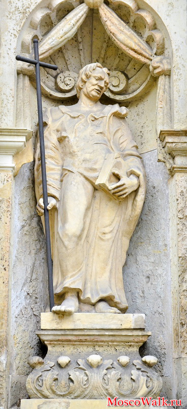статуи церковь святого Петра