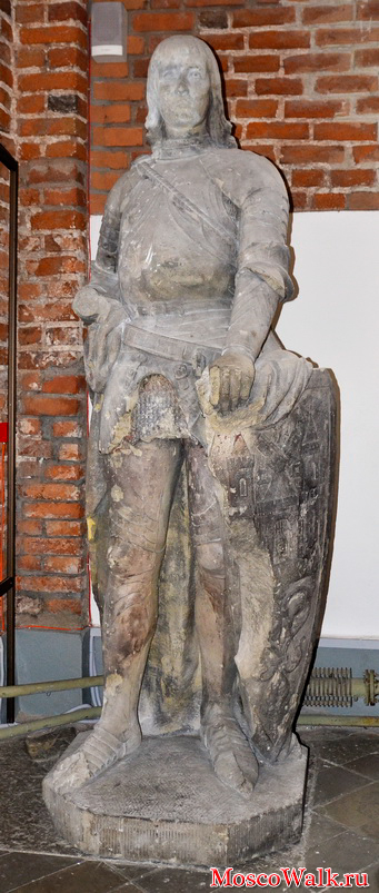 Статуя рыцаря Роланда
