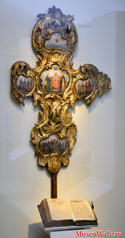 Крест запрестольный, происходит из Соловецкого монастыря