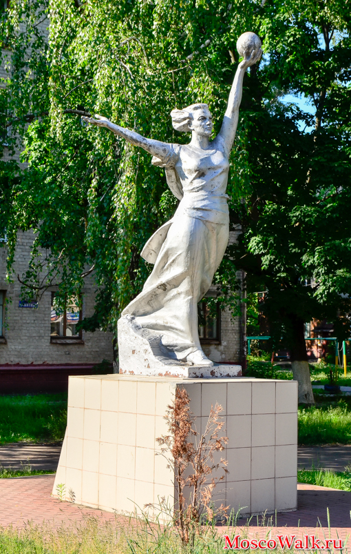  статуя Богиня Ника в Брянске