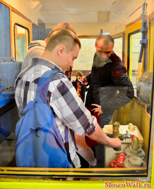 Выставка вагонов метро на Партизанской