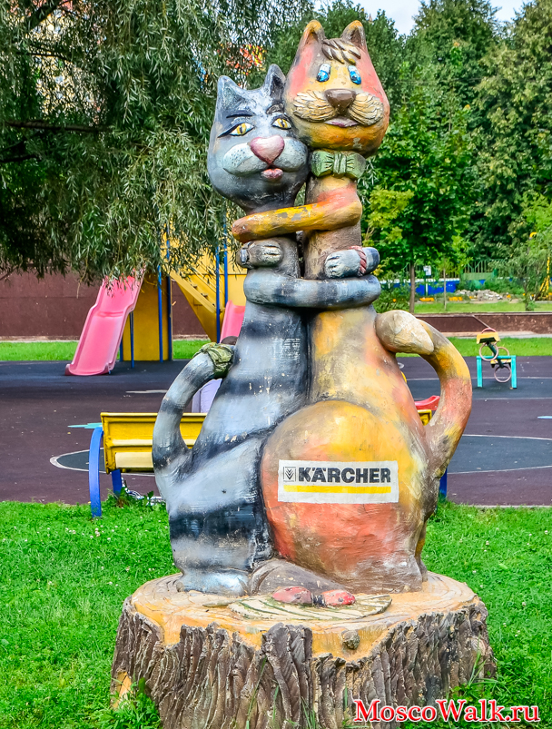 Скульптура Котики в Химках