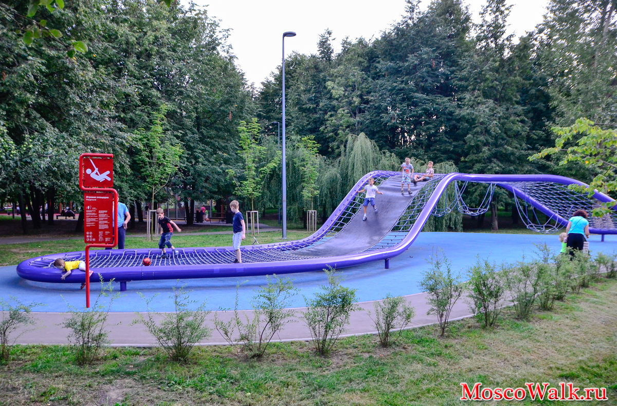Парк олимпийской деревни в Москве