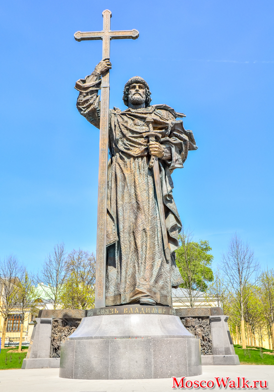 памятник князю-крестителю Руси Владимиру