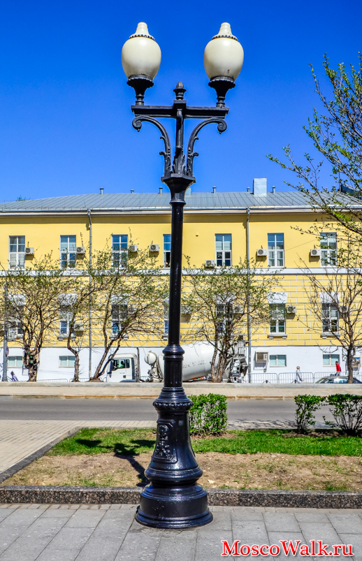 фонари освещения на Кудринской площади