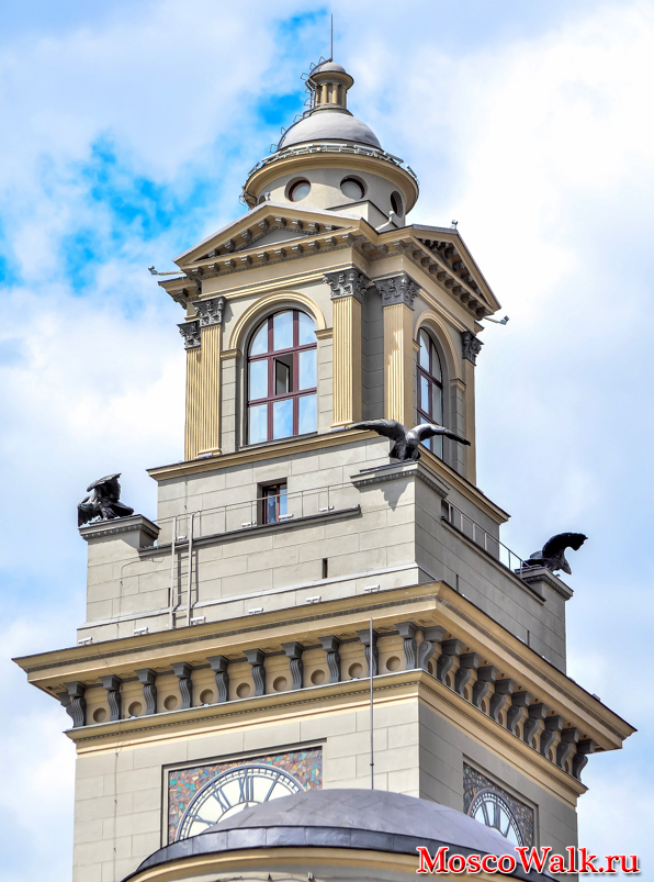 Башня с часами Киевского вокзала