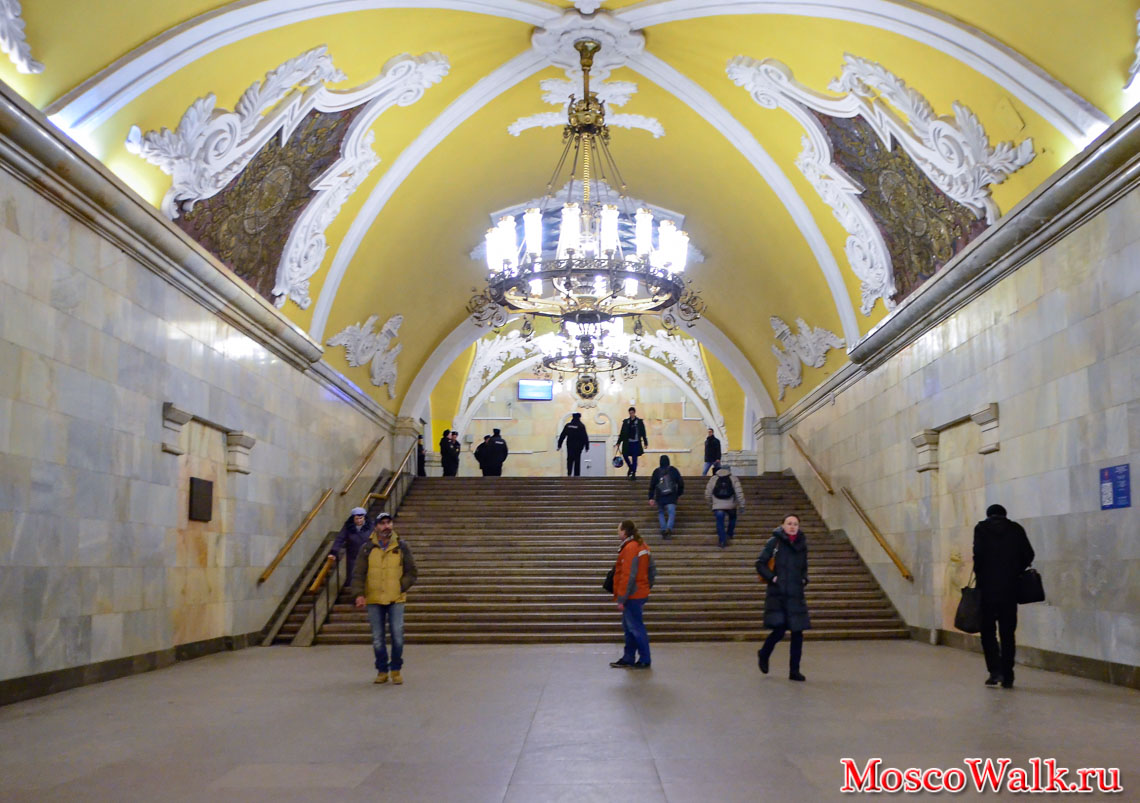 Станция Комсомольская Кольцевой линии - MoscoWalk.ru - Прогулки по Москве