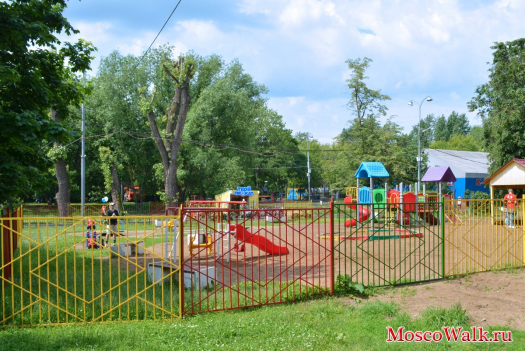 Детская площадка в парке Красная Пресня