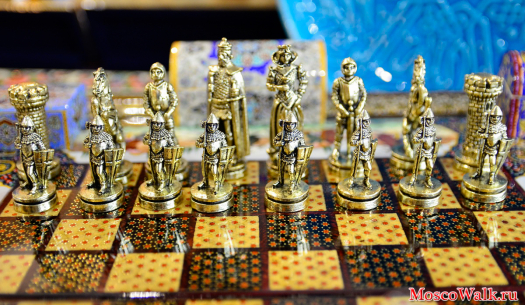 шахматные фигурки в виде рыцарей
