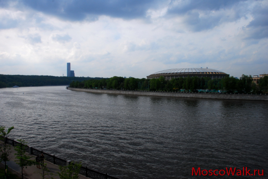 замечательный вид на Москву-реку и стадион Лужники
