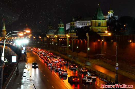 автомобильный затор на Кремлевской набережной