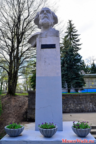Минск. Памятник Циолковскому