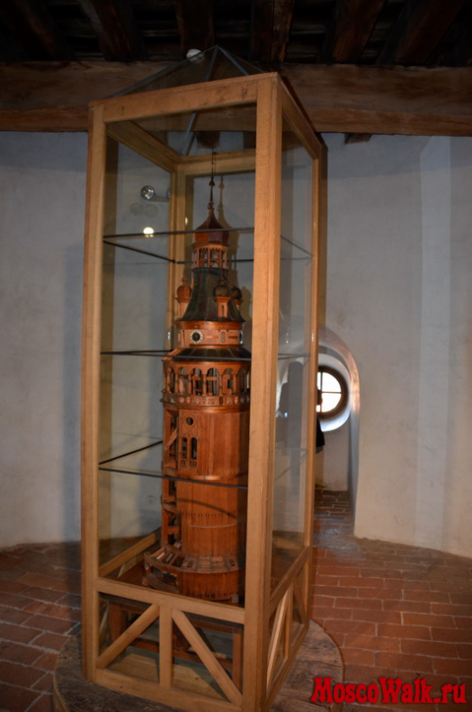 1Деревянная модель колокольни