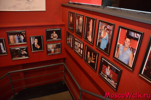 фотографии знаменитостей, посетивших музей секса