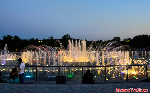 подсветка фонтана в Царицыно