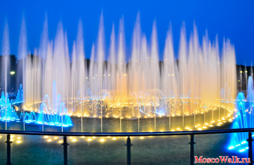 Светодинамический фонтан в государственном музее-заповеднике «Царицыно»