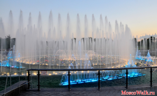 Подсветка фонтана в Царицыно