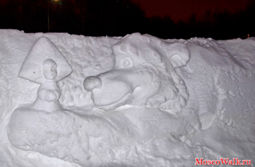 Маша и медведь из снега Снежное королевство в парке Кузьминки