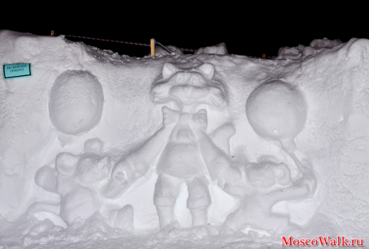 Фигура из снега - Кот Леопольд и мыши