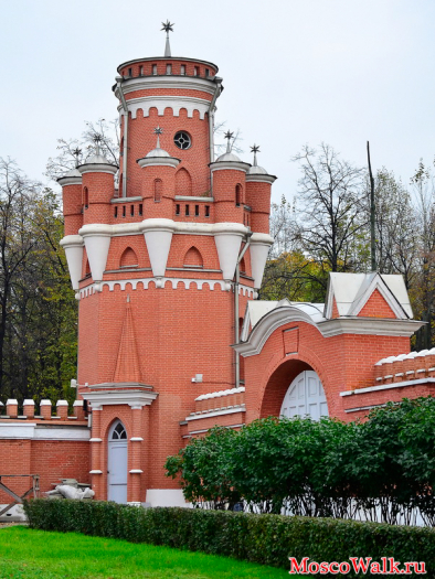 Башня Петровского дворца