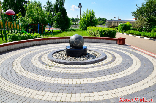фонтан около школы Совхоз имени Ленина
