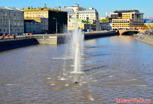 Фонтаны Водоотводного канала у Болотной площади