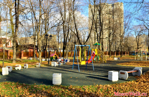 детская площадка в Семеновском парке