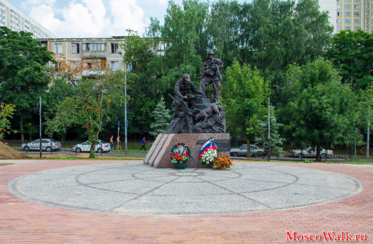 Памятник спасателям на Кременчугской улице